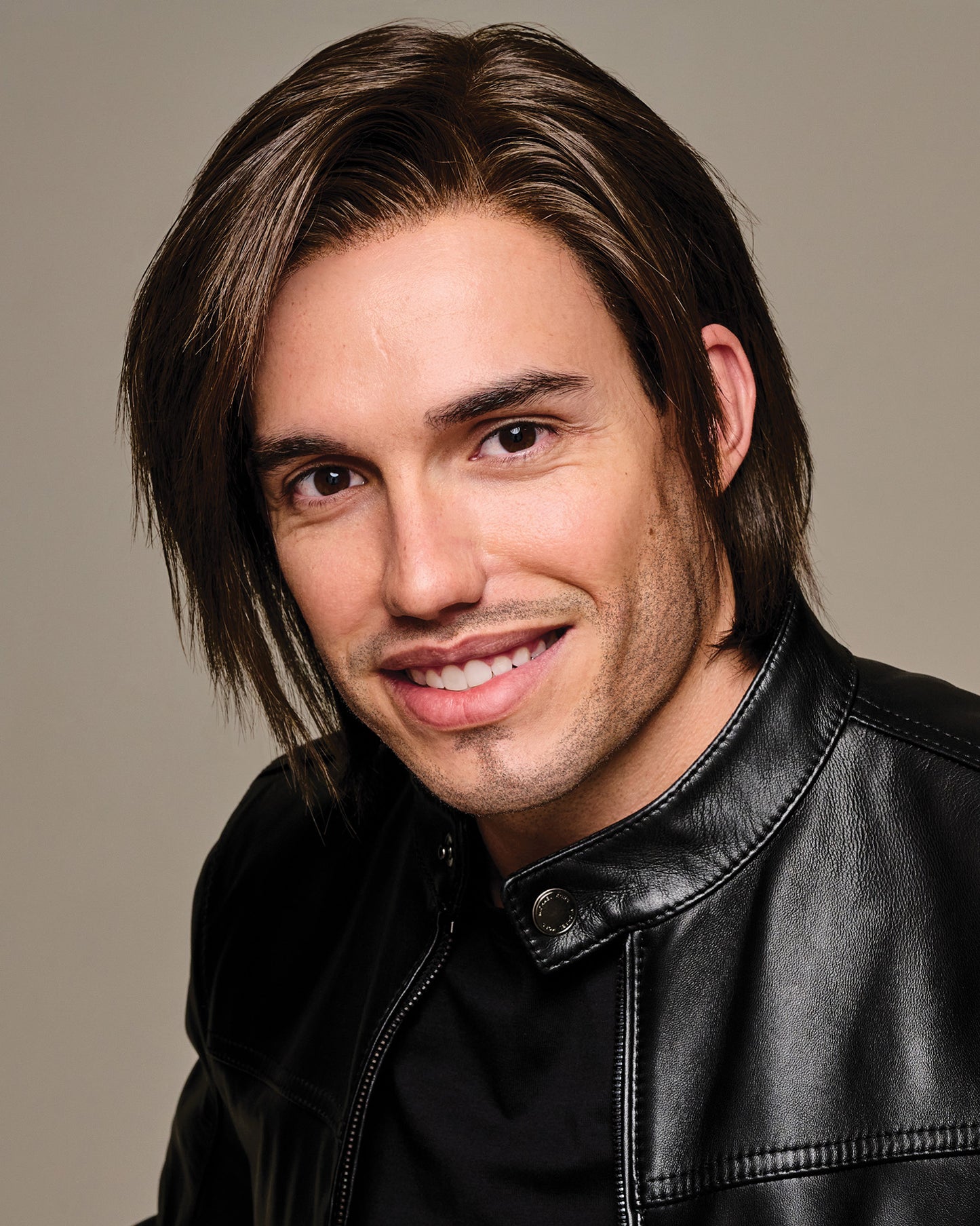 NEW! Daring Elite hand-tied, monofilament top, extended lace front, heat friendly