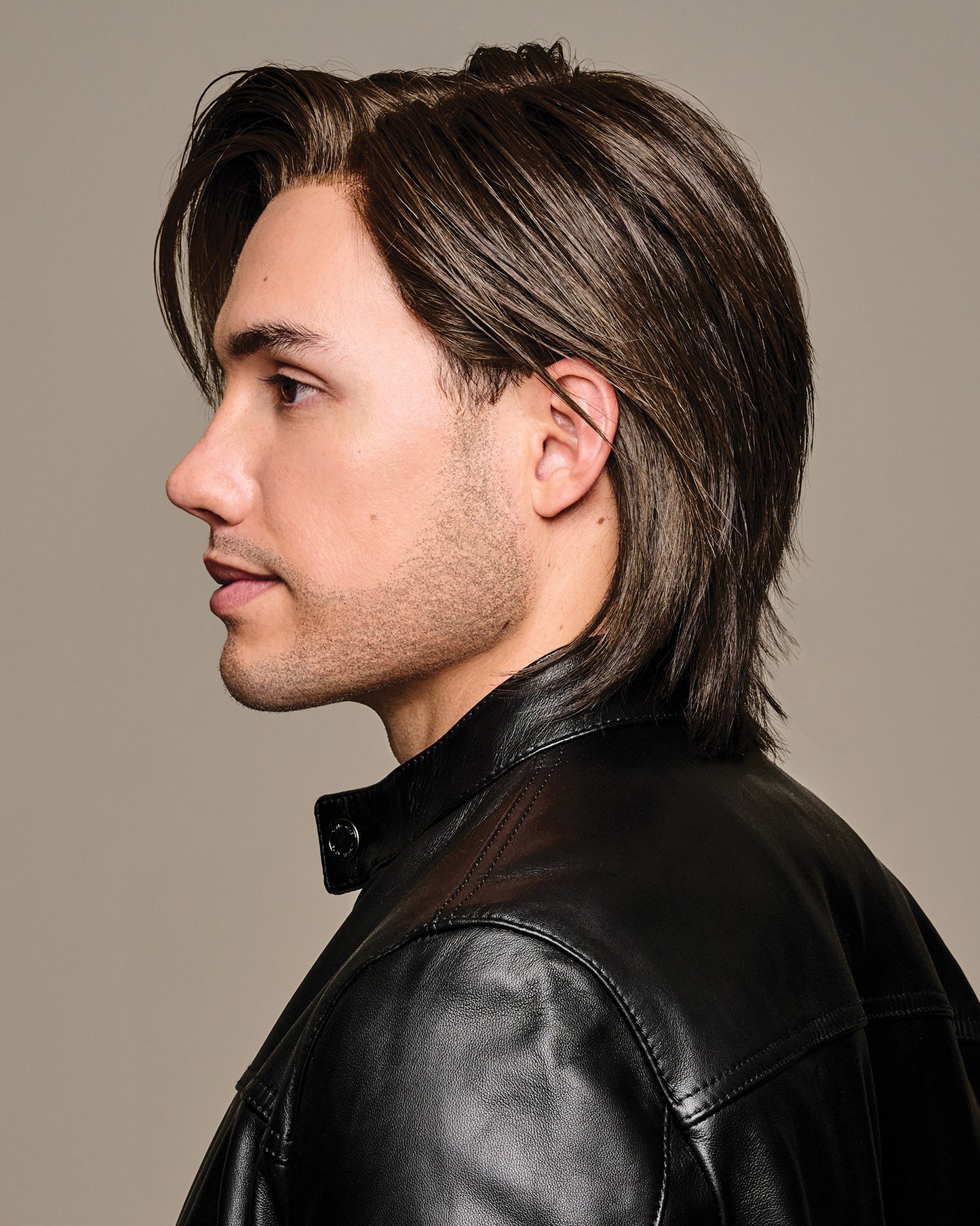 NEW! Daring Elite hand-tied, monofilament top, extended lace front, heat friendly