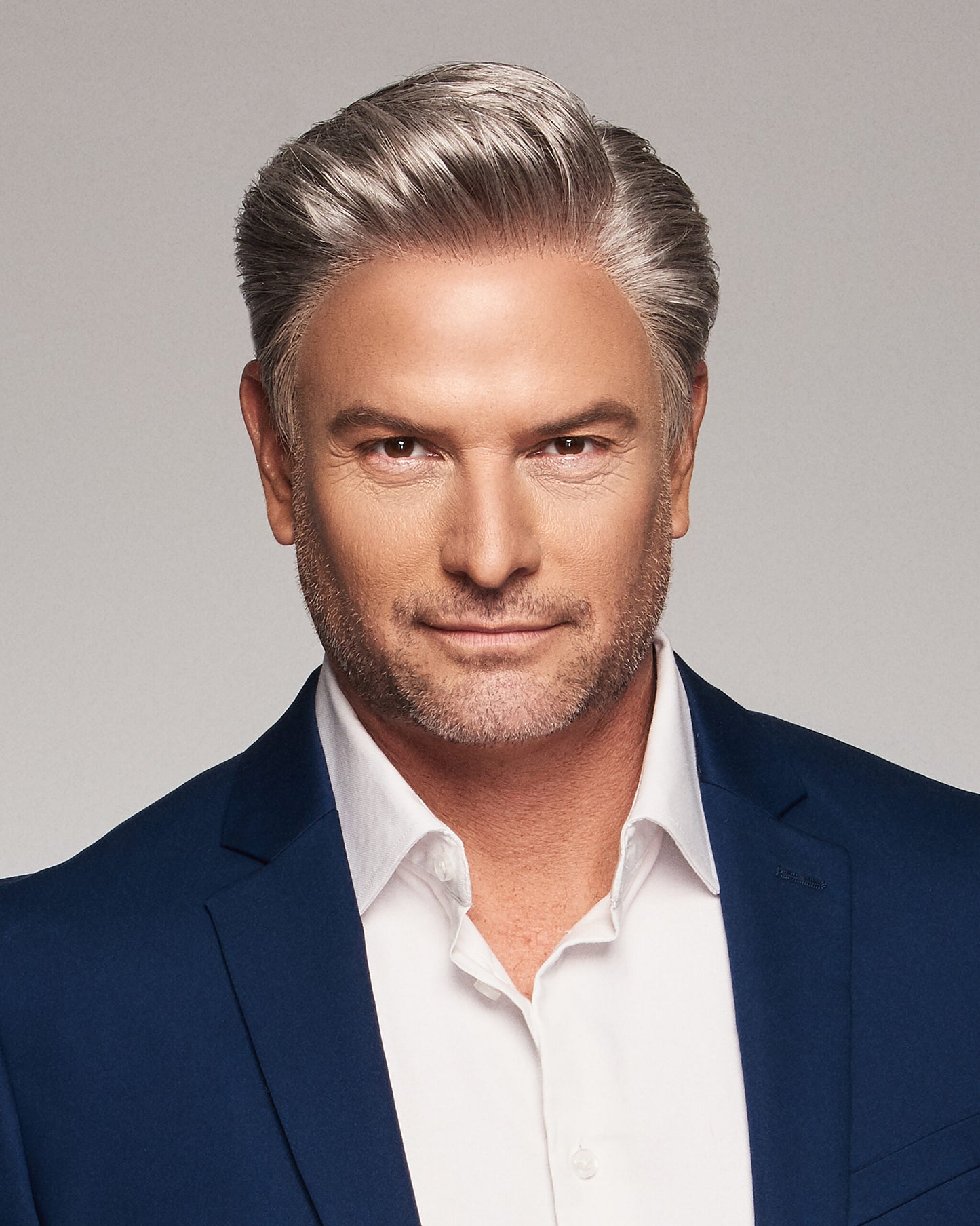 Distinguished by HIM monofilament top, lace front, hand tied / human hair 60%, synthetic hair 40% blend mix