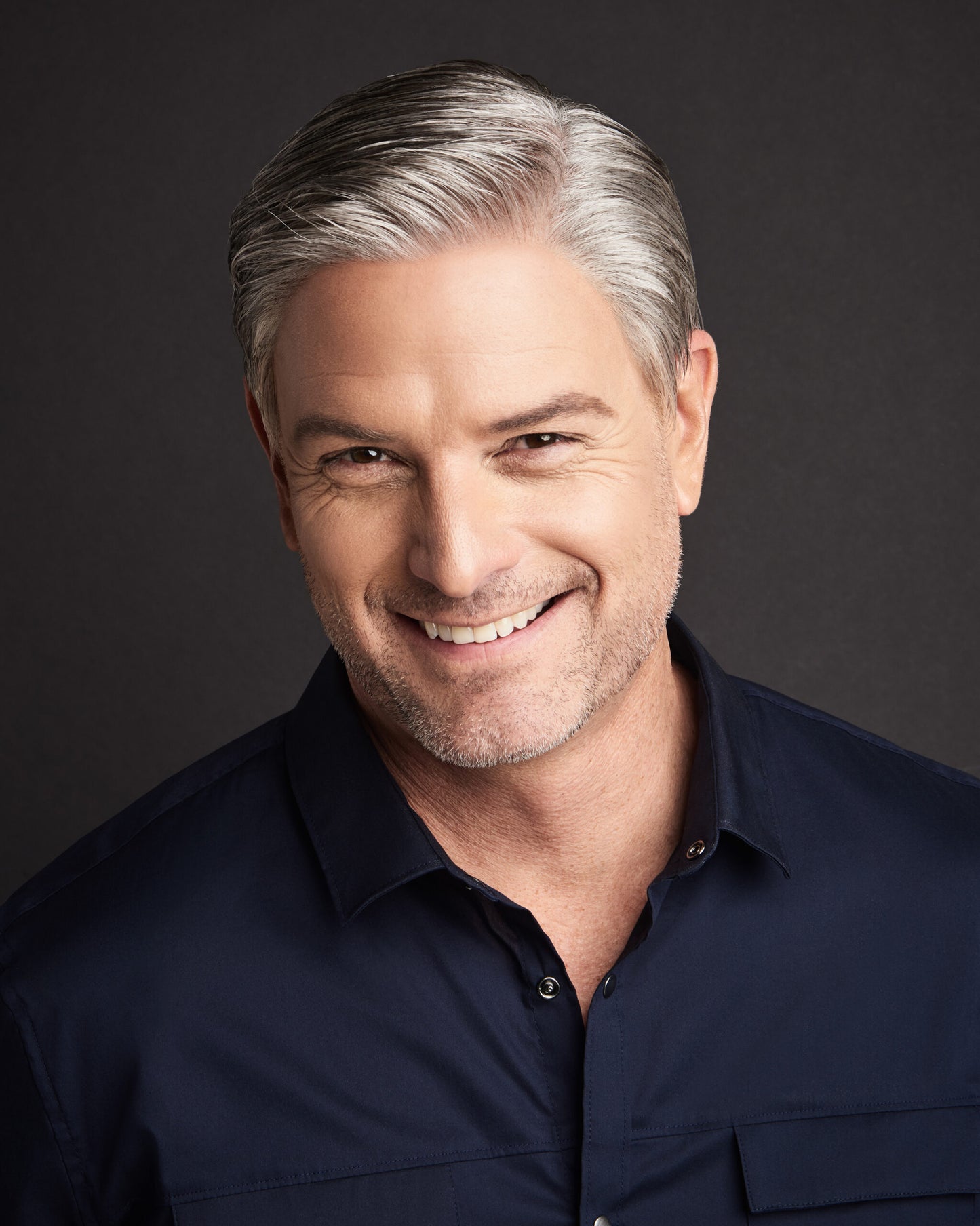 Distinguished by HIM monofilament top, lace front, hand tied / human hair 60%, synthetic hair 40% blend mix